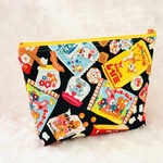 昭和レトロアニマルがぎゅぎゅっと大集合！昔懐かしの駄菓子柄マルチポーチ（黒）