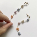 ゆらゆら ビーズフラワー ピアス