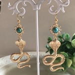 再販4♡古代エジプト　黄金のコブラピアス　ターコイズ風