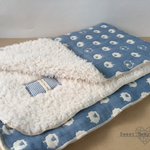 （inaco-34様オーダー専用）冬用＊ボア＆６重ガーゼのブランケット（ブルー・ひつじさん柄）
