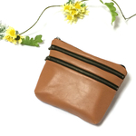 レザーの4段ファスナーポーチ　メンズ　男女兼用　バッグインバッグ　本革　羊革　キャメル（ブラウン）　538