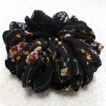  しゅしゅ ダブルカラー ブラック レース フローラル  チャーム付き Floral Lacel