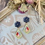 ヴィンテージボタンと刺繍のイヤリング/ピアス