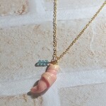 苺クロワッサンのネックレス