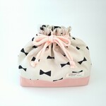 洗濯OK！保温保冷　18×19×10　生成り地ナチュラルリボン×ピンク　名前タグ･保冷剤ポケット付き　巾着　お弁当袋に！