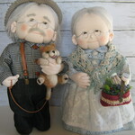 おじいさん、おばあさんと愛犬の洋風のお人形セット(自立タイプ)