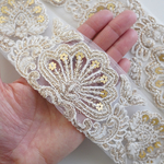【1mカット済み】チュール刺繍リボン  ホワイト×ゴールドフラワースパンコール