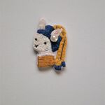 【再々販】「真珠の耳飾りのウサギ」の刺繍ブローチ