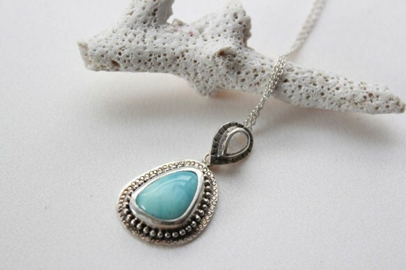 ラリマーとホワイトラブラドライトのネックレス silver/azur 19,240円