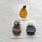 【ふみりんさまリクエスト品】　洋ナシブローチ＆ニット帽ブローチ3点セット