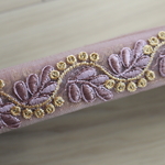 インド刺繍リボンᢂ インド刺繍/インドリボン/刺繍リボン/刺繍/リボン/シルクリボン/シルク/トリム/ブレード/ジャガード/ジャガードリボン/チロリアンテープ/レース/チュール/インド/チュールレース