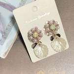紫とパールのお花×ホワイト花びら