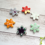 ＜送料無料＞美濃焼のお花型ブローチ★１つセレクト！