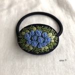 青い薔薇 刺繍ヘアゴム /ブローチへ変更可能