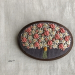 素敵なあなたへ花束を♩刺繍木枠ブローチ