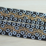 インド刺繍リボンᢂ インド刺繍/インドリボン/刺繍リボン/刺繍/リボン/シルクリボン/シルク/トリム/ブレード/ジャガード/ジャガードリボン/チロリアンテープ/レース/チュール/インド/チュールレース