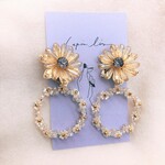 〈インポートラパンリズ〉黄色いお花パーツとフラワーリングのイヤリング