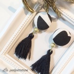 monochrome  ☆くるみボタンのタッセルピアス☆