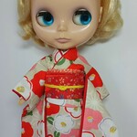 ブライス 着物 振袖 リカちゃん着物 振袖  椿 クリーム色 麻の葉