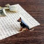 スワロフスキー＊ジャーマンシェパードのブローチ