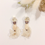 お花のイヤリング💐ベージュ