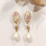 レジンとビーズのイヤリング🌸お花