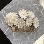 つまみ細工  正絹　髪飾り　ヘアコーム　ホワイト