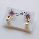 花咲くパール付きイヤリング・ピアス（紫）