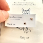 小さすぎるハートピアス　樹脂ピアス