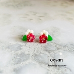 赤と白の椿のピアス/イヤリング　金属アレルギー対応