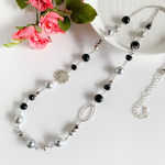 シルバーパールとブラックのネックレス