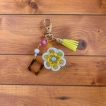 黄色のお花のキーホルダー