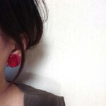 レッドのマーブルピアス