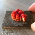ミニチュア　大粒いちご🍓カスタードタルト　1ピースカット