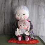 着物のおばあさんと孫ちゃま