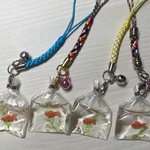 袋入り金魚の根付 