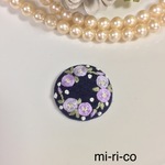 紫の薔薇の花刺繍  ブローチ／ヘアゴム(中)