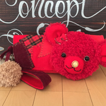 Clutch of a red bear 