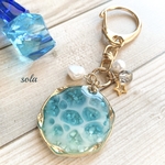 シェルとグラデーションの海塗りキーホルダー／バッグチャーム／ネックレス《ターコイズ》