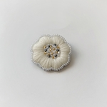 flower blooch ivory×gold