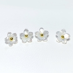 高品質ホワイトシェル（白蝶貝）AAA　桜　8ｍｍ　チャーム　２個　ハンドメイド素材