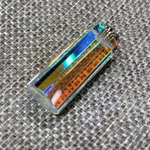 虹の結晶 ビビッド八面柱型　ペンダントトップ VD-467