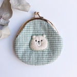 小さなクマさん刺繍のがま口(グリーン)