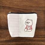 おすわりくまさんの手刺繍ミニポーチ　ナチュラルベージュ