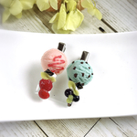 チョコミントアイスと苺アイスのミニヘアクリップのセット