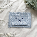 ブルー花柄　うさぎさん刺繍のマスク　キッズ用