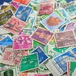 【日本普通切手使用済(約2500枚）】オフペーパー100グラム　昭和27年（1952年）以降、平成も含む 