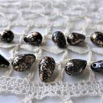 チェコビーズ　三角黒２個