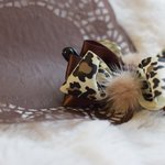 ミンクファーと豹柄リボンのバナナクリップ