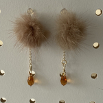 ベージュのファーがかわいい♡シンプルピアス